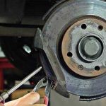 cek kampas rem mobil