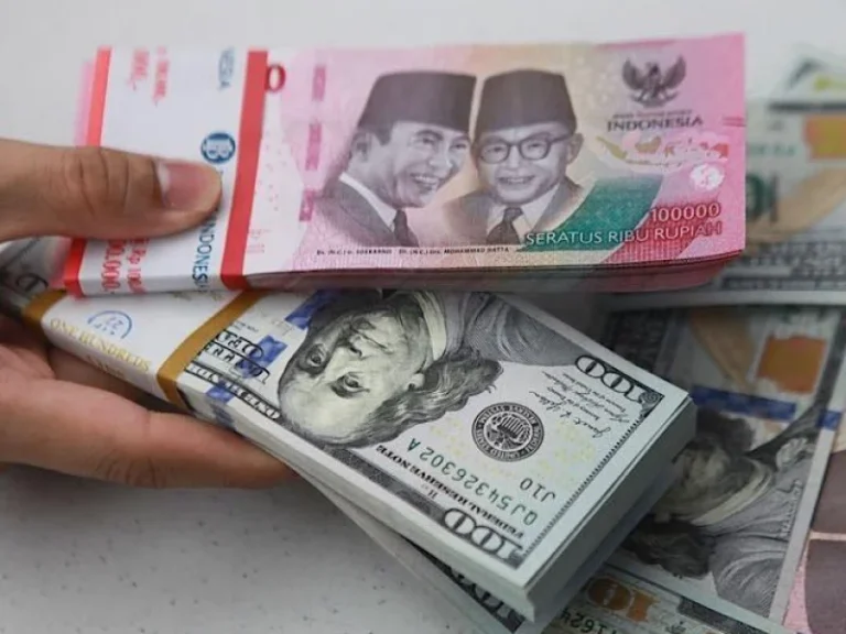 Rupiah Rp17.900 per dolar AS