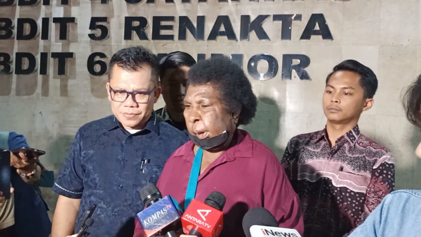 Mama Sinta terhadap Dandhy Laksono
