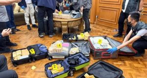 Polisi Temukan Emas 74 kg Emas dan Uang Rp467 Miliar Saat Bongkar Brankas di Sentul