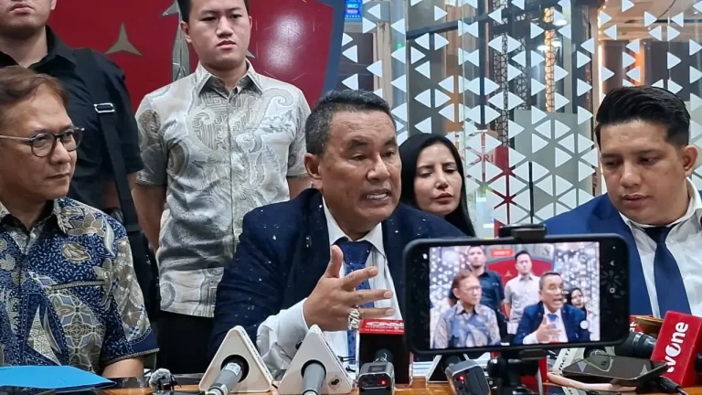 Hotman Paris Jadi Pengacara Eks Jampidsus Febrie AdriansyaH