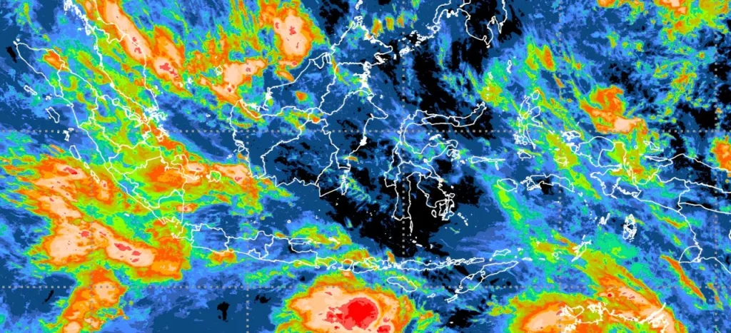 potensi hujan lebat angin kencang